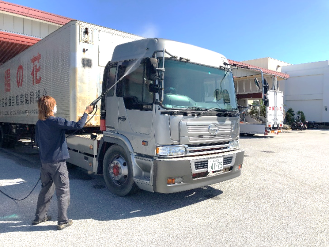トラック洗車②